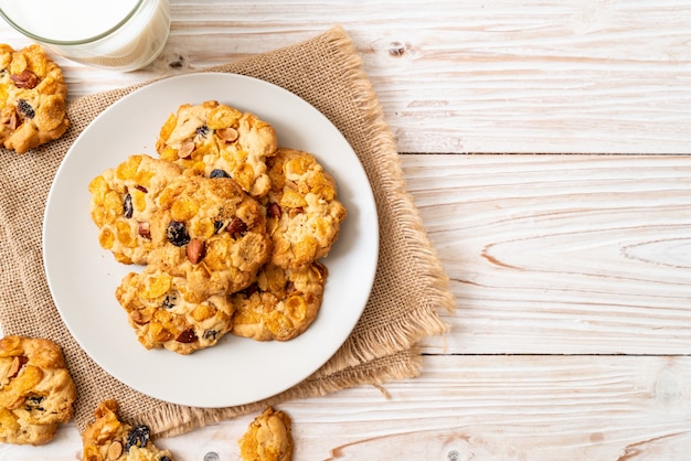 koekjes met cornflake rozijnen en amandelen