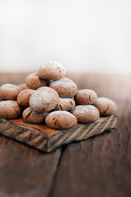 koekjes op een houten achtergrond