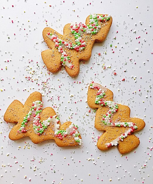 Foto koekjes op witte achtergrond