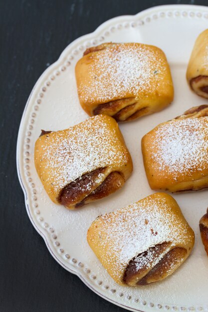 Koekjes op witte plaat