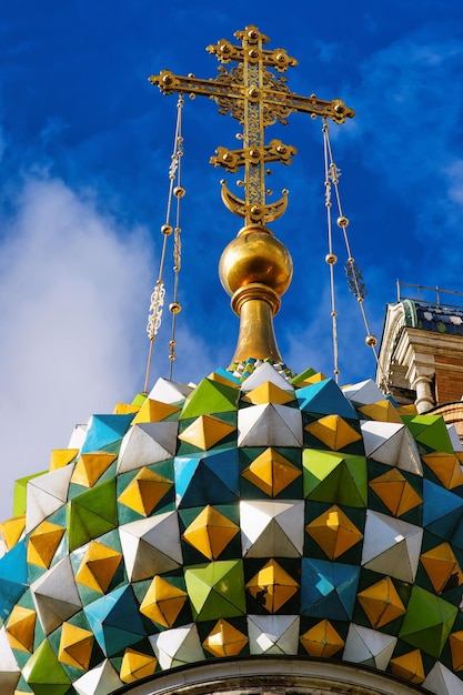 Koepel van de kerk van de Verlosser op het bloed in Sint-Petersburg, in Rusland.