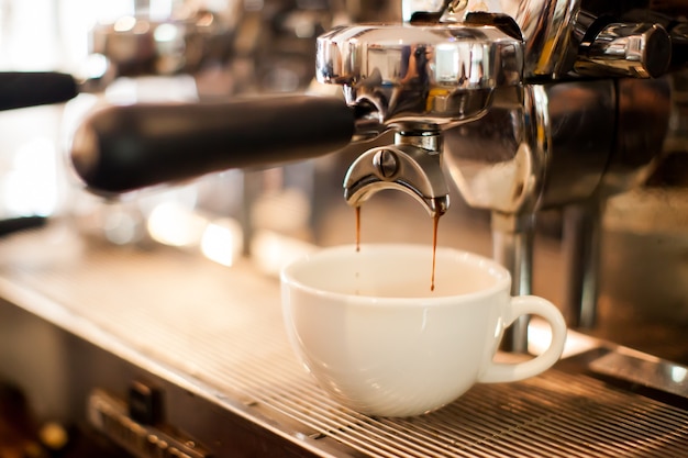 Foto koffie extractie vorm espresso machine