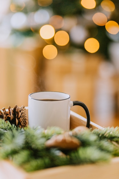 Koffie in een witte kop