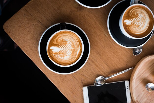 Koffie latte kunst in koffiewinkel