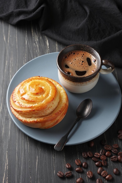 Koffie met vers broodje