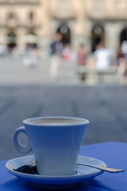 Koffie op een terras op het centrale plein van Salamanca