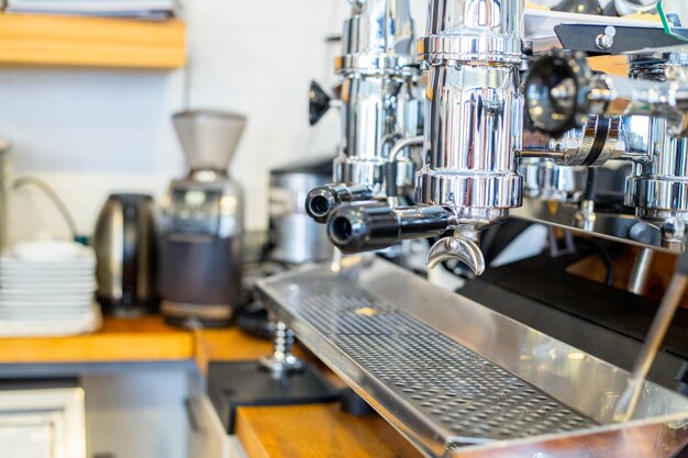 Koffieautomaat mechin voor serveren aan klant.