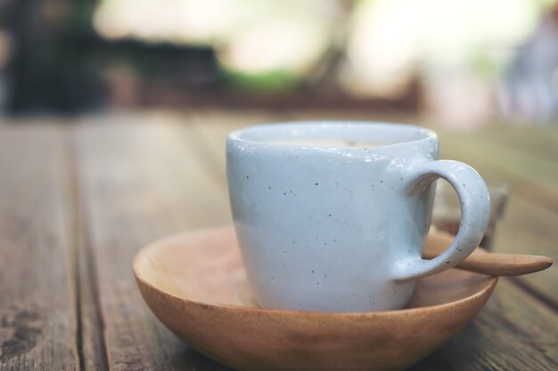 Koffiekop op tafel