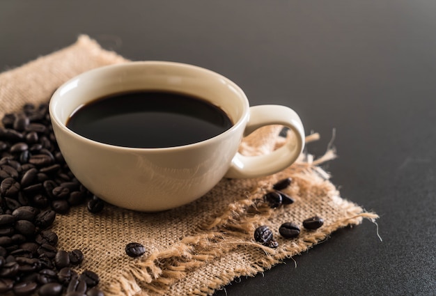 Koffiekopje en bonen