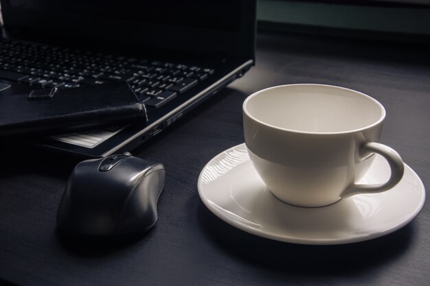 koffiekopje op het bureau