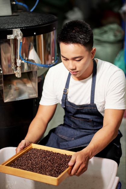 Koffieproductie in fabriek