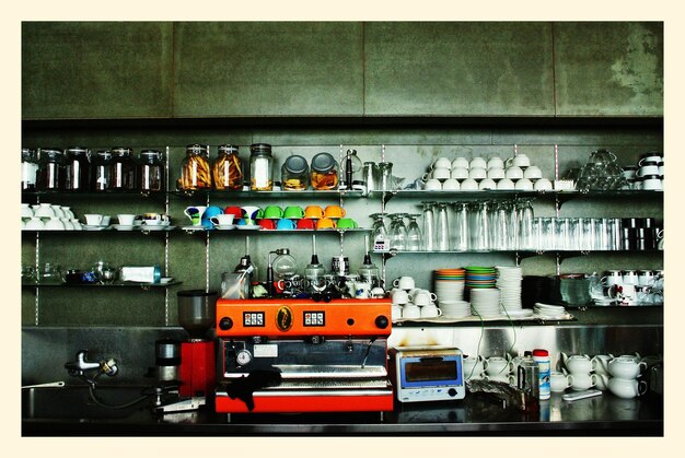 Foto koffiewinkel met espresso-machine