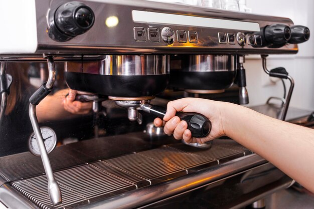 Koffiezetapparaat in een Spaanse bar