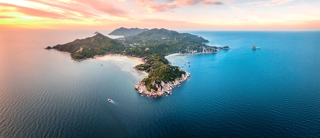 タイのタオ島夜の熱帯の島の風景