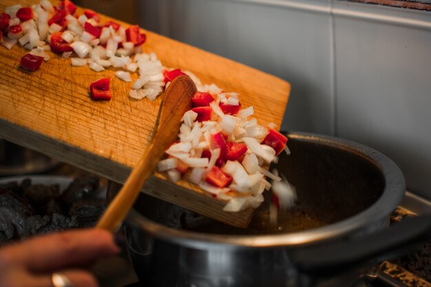 Koken in een keuken