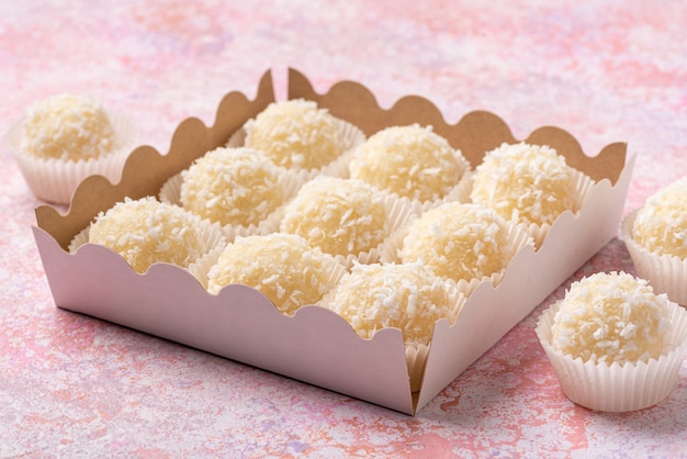 Kokos truffels met witte chocolade