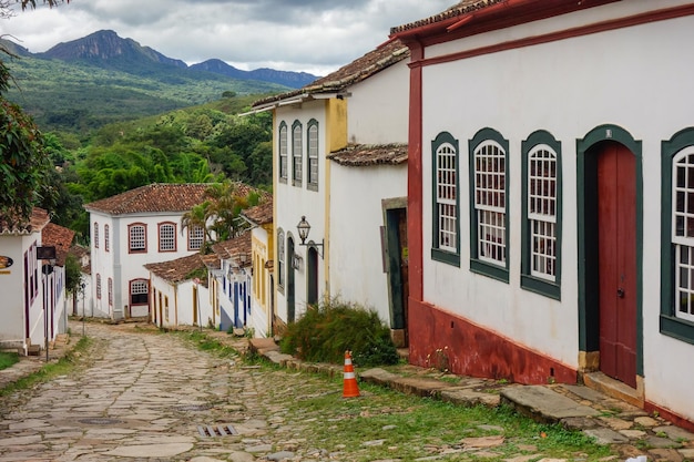 Koloniale en kleurrijke architectuur van de historische stad Tiradentes in Minas Gerais, Brazilië