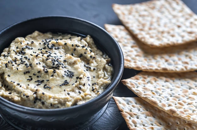 Kom baba ghanoush met matzo