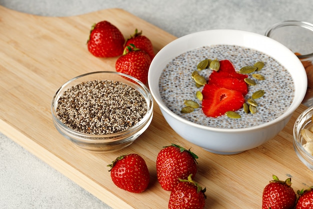 Kom chia pudding met verse beriies