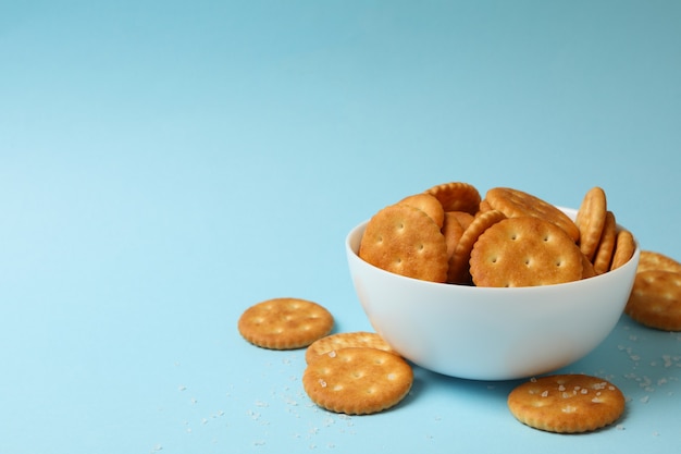 Kom met lekkere cracker koekjes