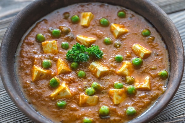 Kom van mattar paneer