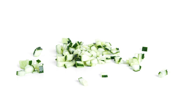 Komkommer geïsoleerd op een witte achtergrond. Komkommers geïsoleerd. Gesneden komkommer. Komkommer stukjes. Hoge kwaliteit foto