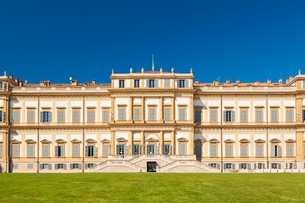 Koninklijke villa in de stad Monza