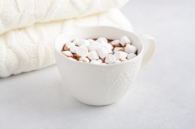 Kop warme chocolademelk met marshmallows