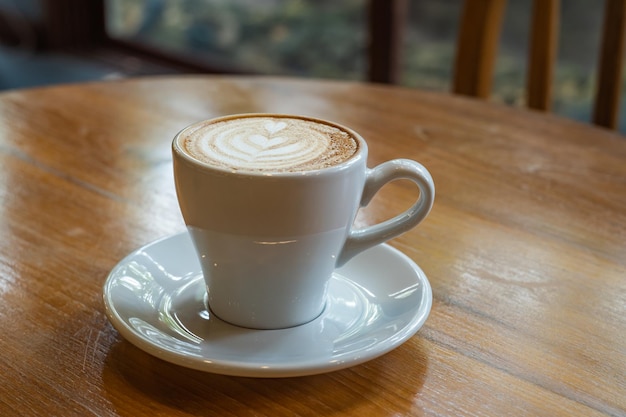 Kop warme koffie latte art