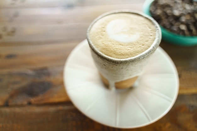 Foto kopje koffie met latte art