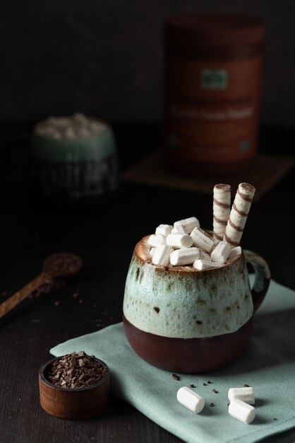 Kopje warme chocolademelk met marshmallows