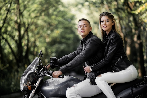 Koppel op een motorfiets