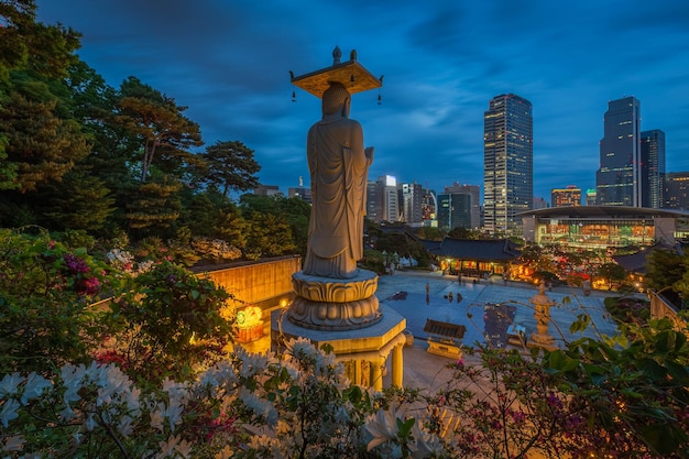 Photo korea cityscape at bongeunsa temple in gangnam district of seoul korea