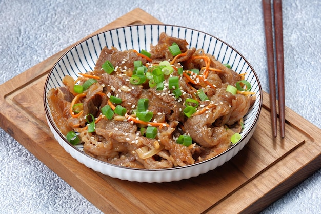 Koreaanse Beef Bulgogi BBQ met sesamzaadjes