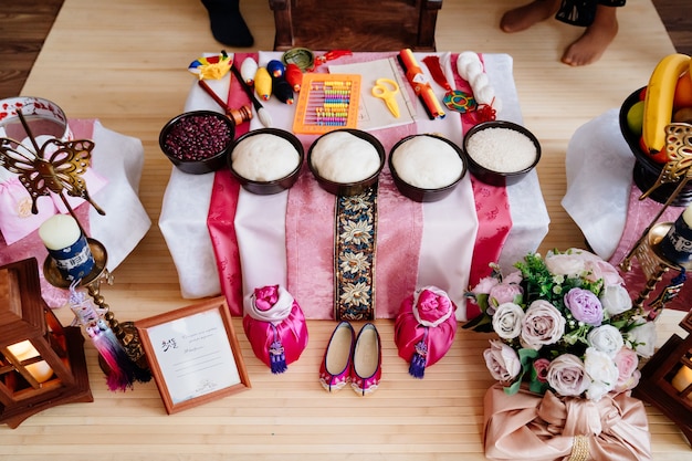 Koreaanse traditionele vakantie Doljanchi eerste verjaardag, decoratie. Asandi. naleving van de gebruiken van hun voorouders. werk van decorateur en organisator van evenement