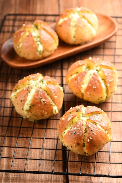 Pane all'aglio con formaggio cremoso coreano pane ripieno di crema di formaggio con aglio e burro