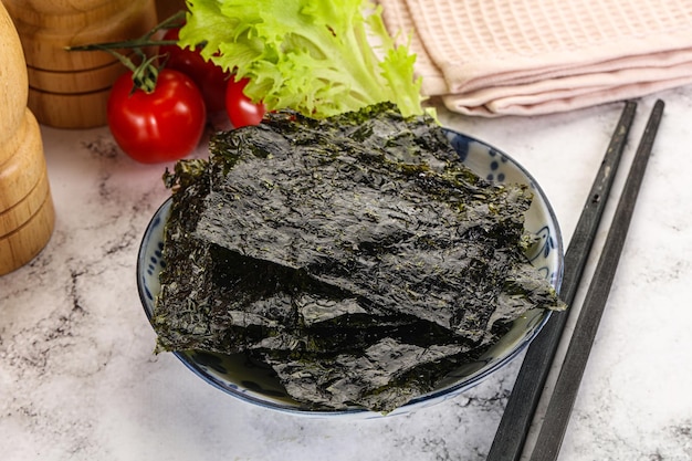 Korean cuisine Nori chips in the bowl