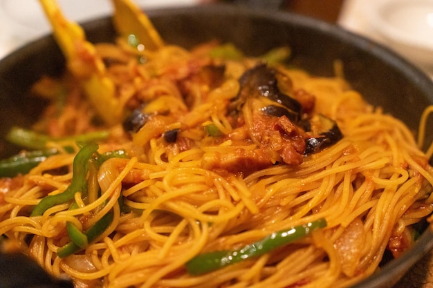 韓国風唐揚げ 生ホルモン焼きとナポリタン