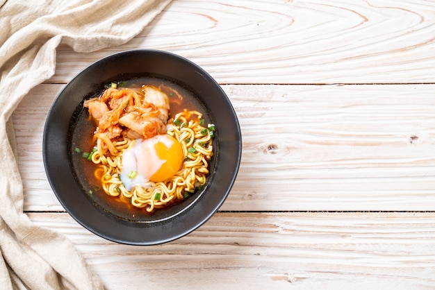 Korean instant noodles with kimchi and egg