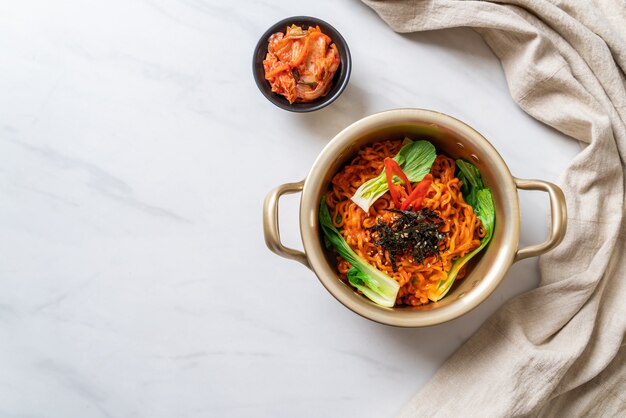 korean instant noodles with vegetable and kimchi