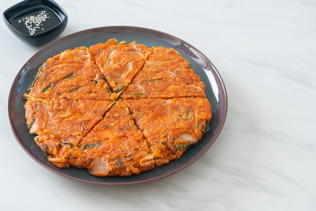 Photo korean kimchi pancake or kimchijeon