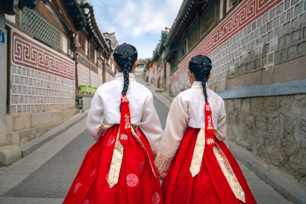 Signora coreana di hanbok