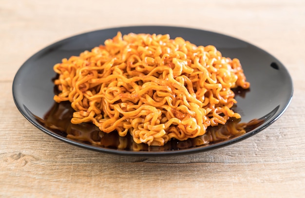 korean spicy instant noodles 