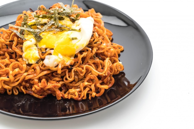 korean spicy instant noodles 