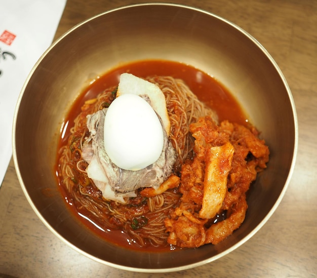 Photo korean spicy noodle naengmun