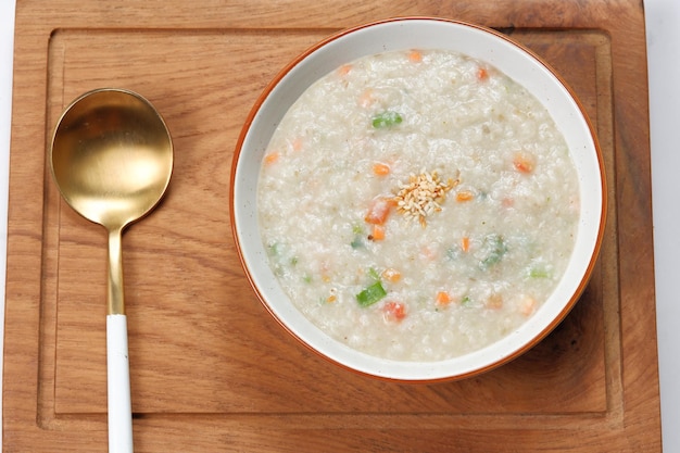 韓国の伝統料理-野菜とご飯を茹でて作った野菜のお粥