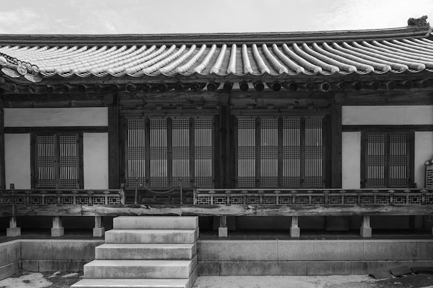 Photo korean traditional house in black and white