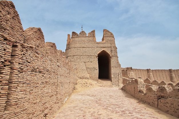 파키스탄 Khairpur 지구에 있는 Kot Diji Fortress Fortress Ahmadabad