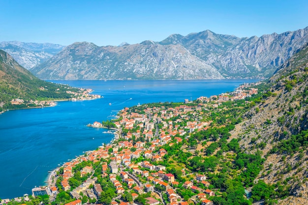 Foto kotor in de bergen