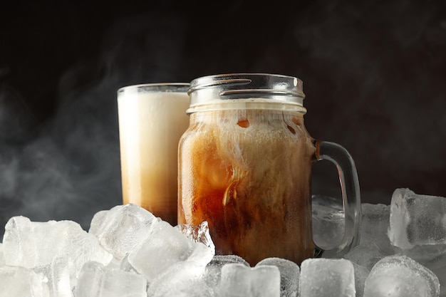 Koud drankje voor verfrissende ijskoffie Fris zomers drankje